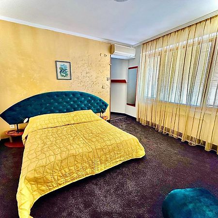 Family Hotel The Golden Fish Sozopol Esterno foto