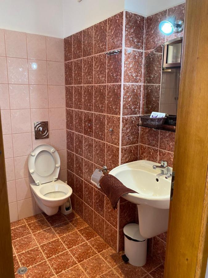 Family Hotel The Golden Fish Sozopol Esterno foto