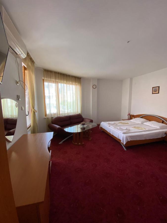 Family Hotel The Golden Fish Sozopol Esterno foto