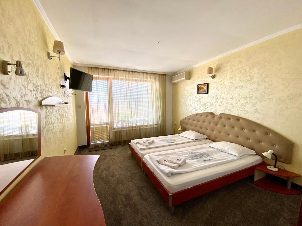 Family Hotel The Golden Fish Sozopol Esterno foto