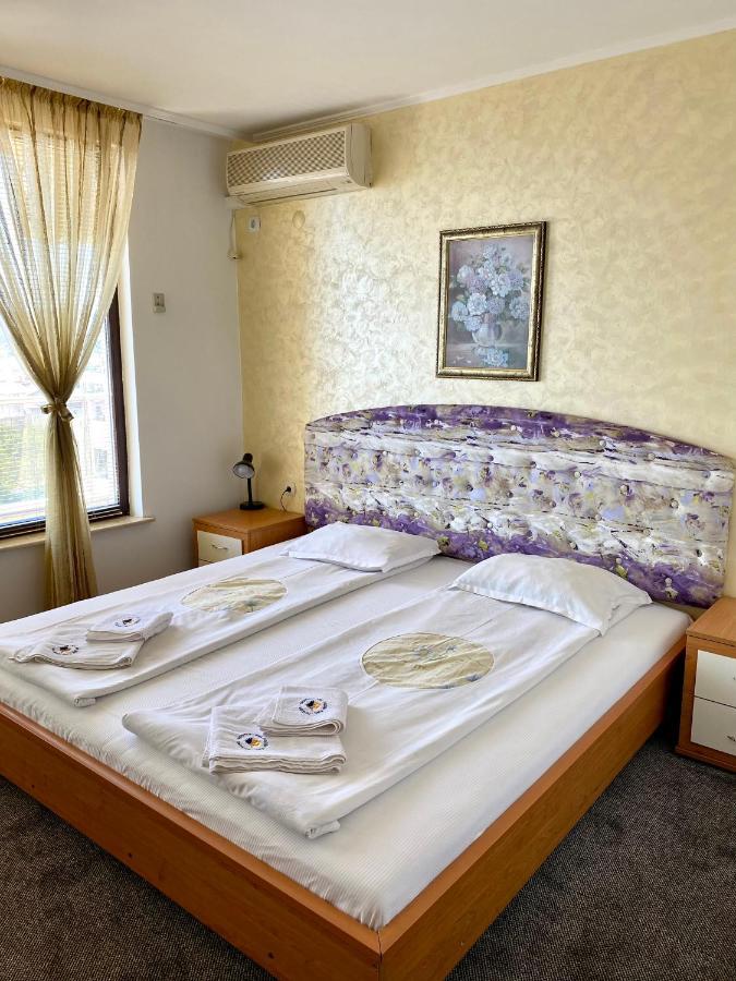 Family Hotel The Golden Fish Sozopol Esterno foto