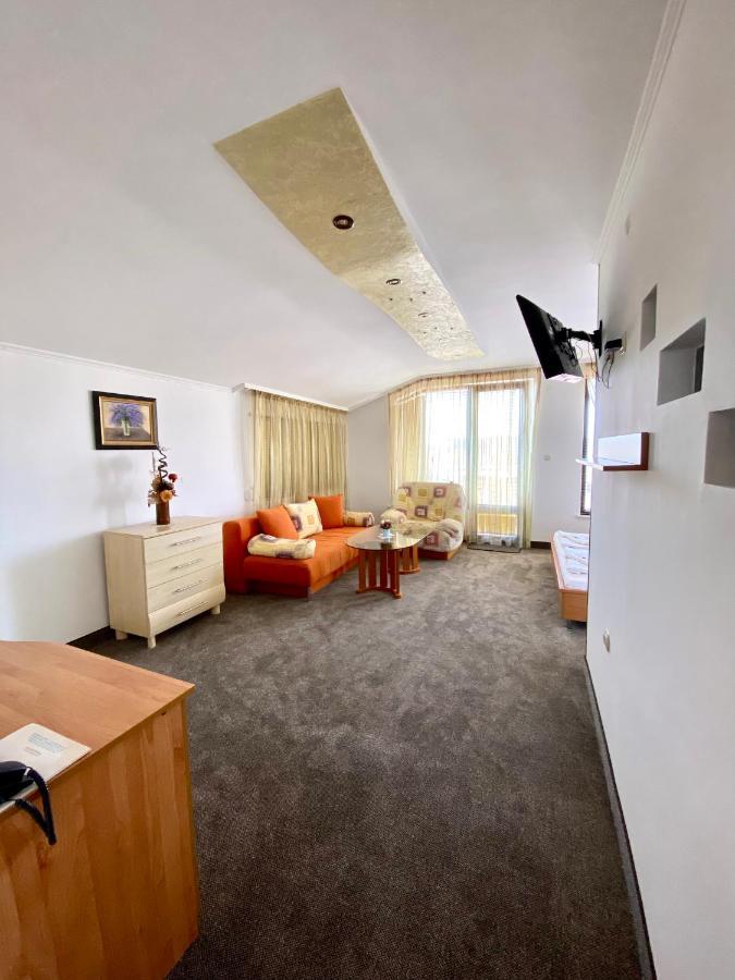 Family Hotel The Golden Fish Sozopol Esterno foto