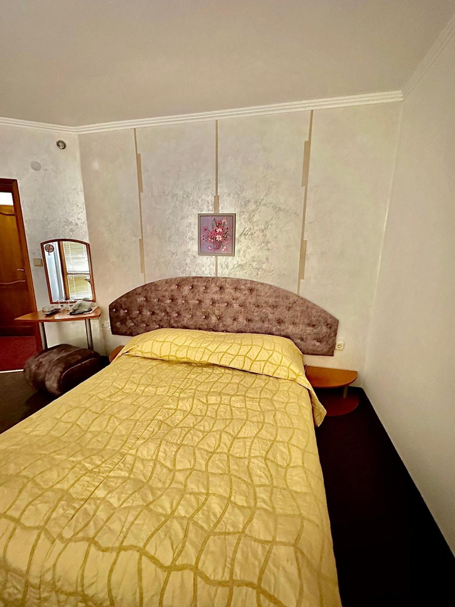 Family Hotel The Golden Fish Sozopol Esterno foto