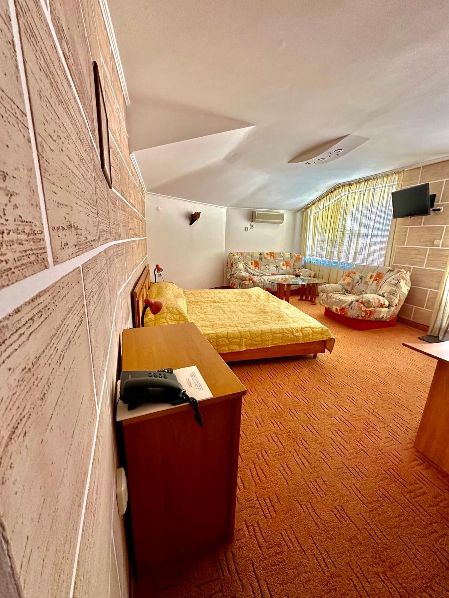 Family Hotel The Golden Fish Sozopol Esterno foto