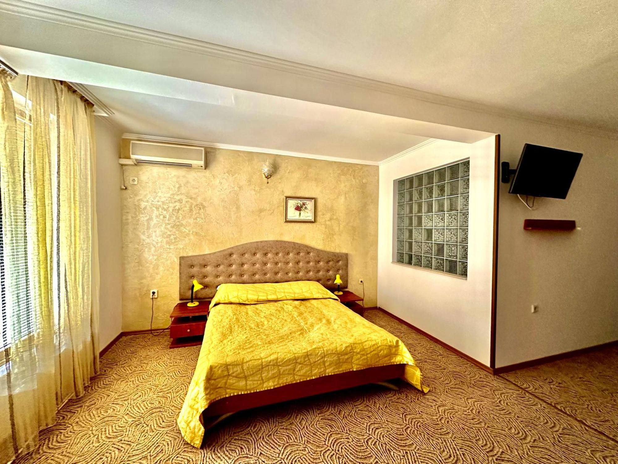 Family Hotel The Golden Fish Sozopol Esterno foto