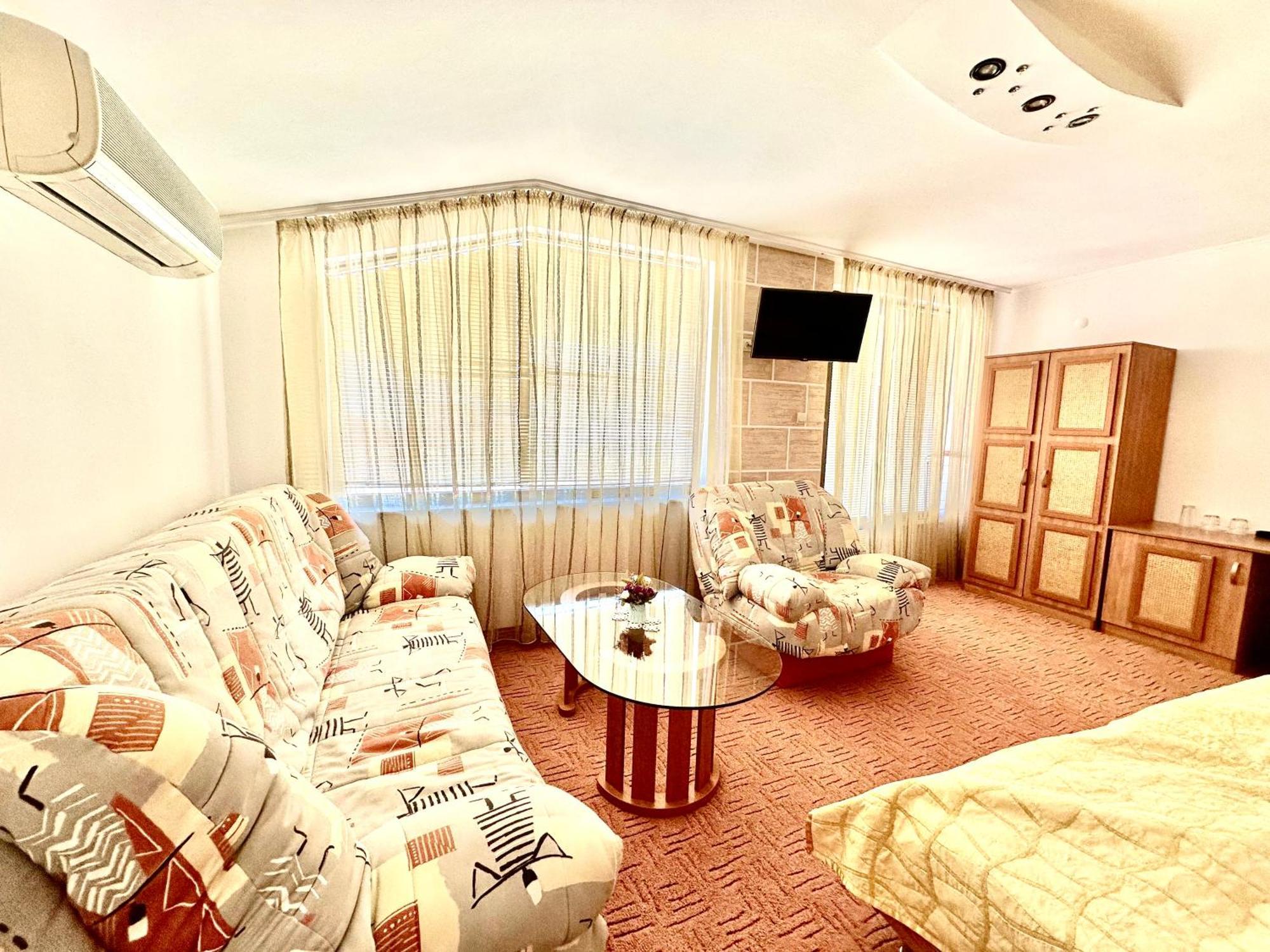 Family Hotel The Golden Fish Sozopol Esterno foto