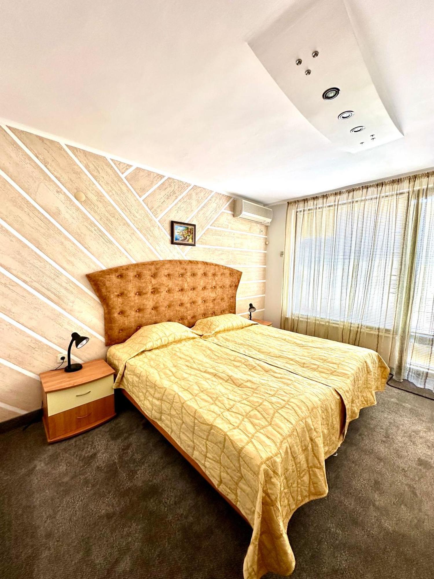 Family Hotel The Golden Fish Sozopol Esterno foto