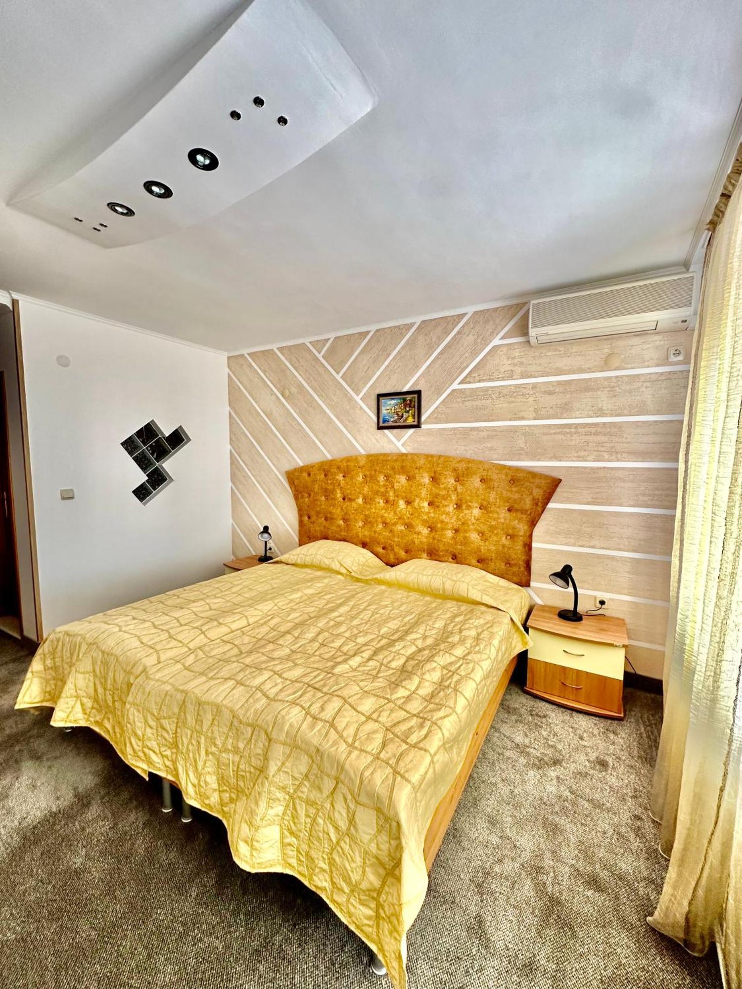 Family Hotel The Golden Fish Sozopol Esterno foto